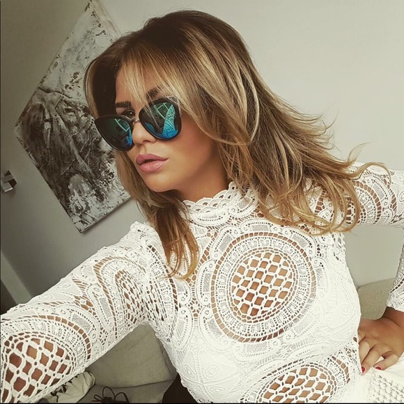 π WHITE FOX LACE CROP TOP π - Picture 3 of 10